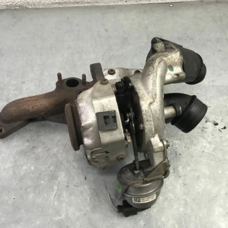 Turbosuflanta turbo turbina / Volkswagen Golf MK6 2010 / Motor, racire si evacuare