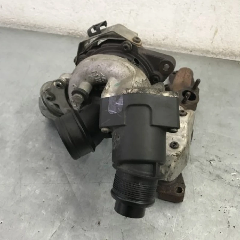 Turbosuflanta turbo turbina / Volkswagen Golf MK6 2010 / Motor, racire si evacuare