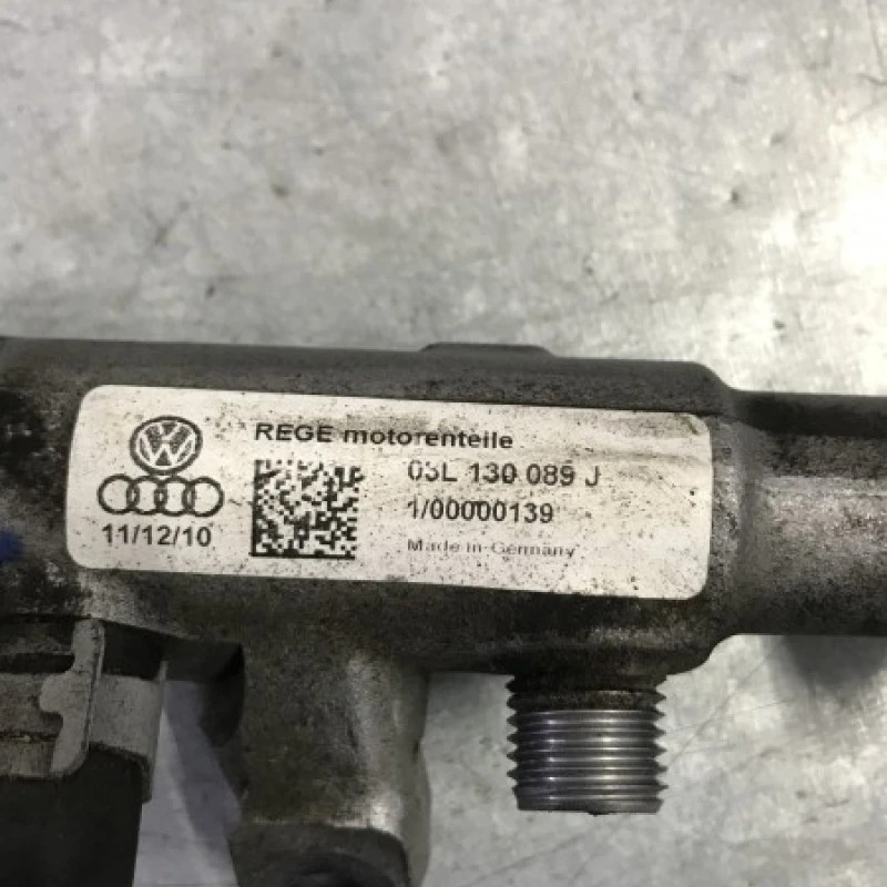 Rampa injectoare cu senzor / Volkswagen Golf MK6 2010 / Motor, racire si evacuare