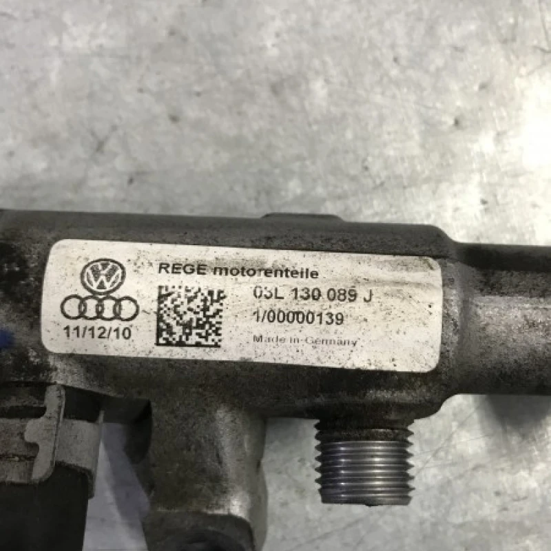 Rampa injectoare cu senzor / Volkswagen Golf MK6 2010 / Motor, racire si evacuare