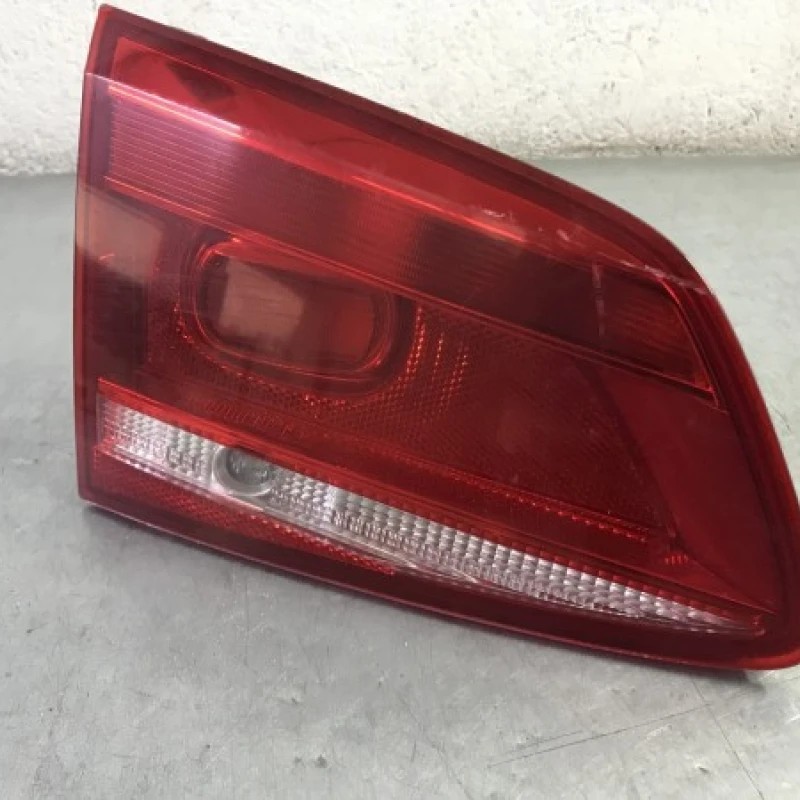 Stop stanga haion Volkswagen Passat B7 2011