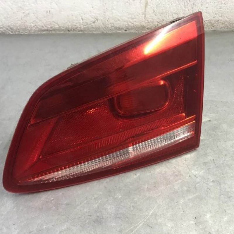 Stop dreapta haion / Volkswagen Passat B7 2011 / Caroserie, oglinzi si faruri