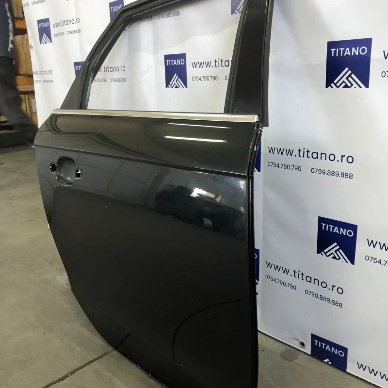 Usa dreapta spate / Audi A4 B8 2013 / Caroserie, oglinzi si faruri