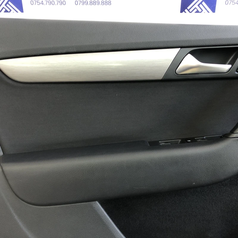 Panou tapiterie usa stanga fata / Volkswagen Passat B7 2012 / Interior