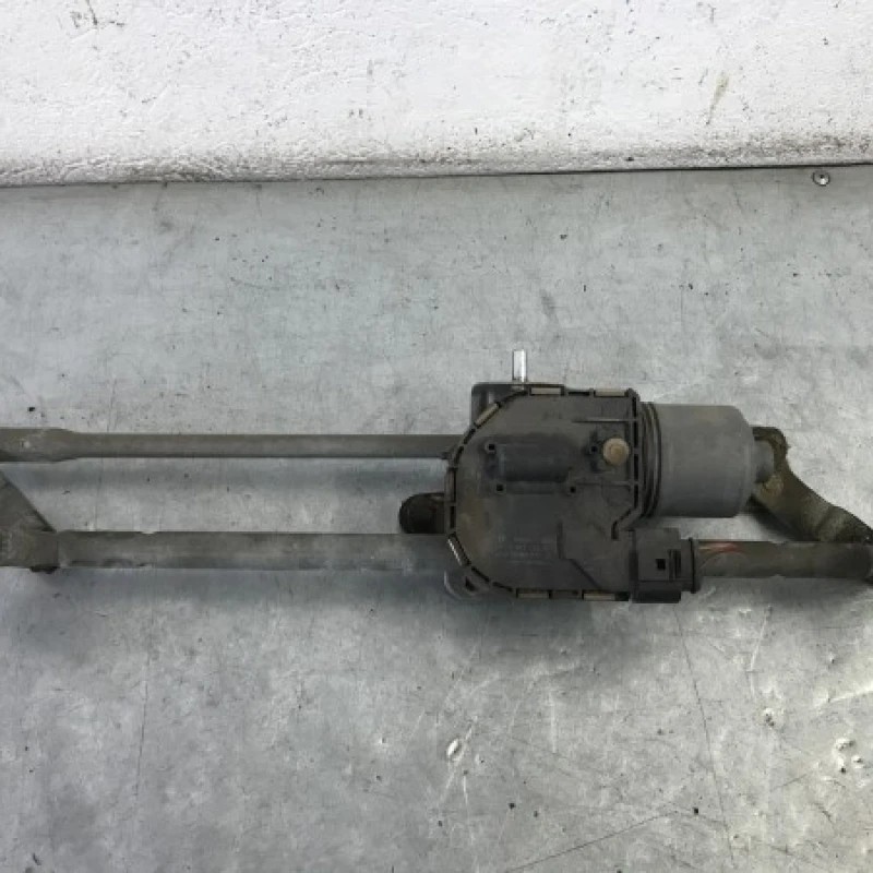 Ansamblu stergatoare cu motoras / Volkswagen Golf MK6 2010 / Caroserie, oglinzi si faruri