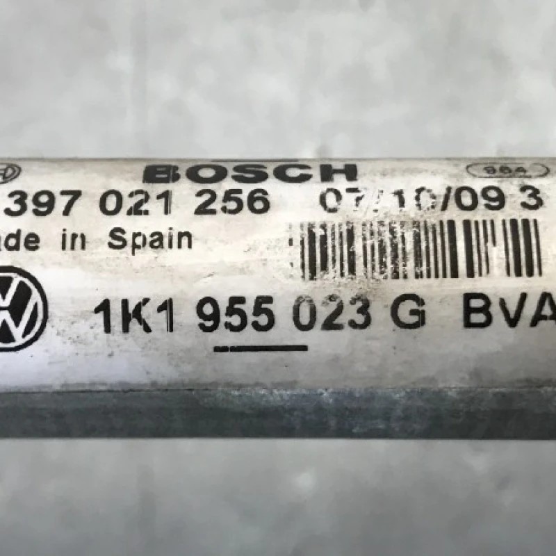 Ansamblu stergatoare cu motoras / Volkswagen Golf MK6 2010 / Caroserie, oglinzi si faruri
