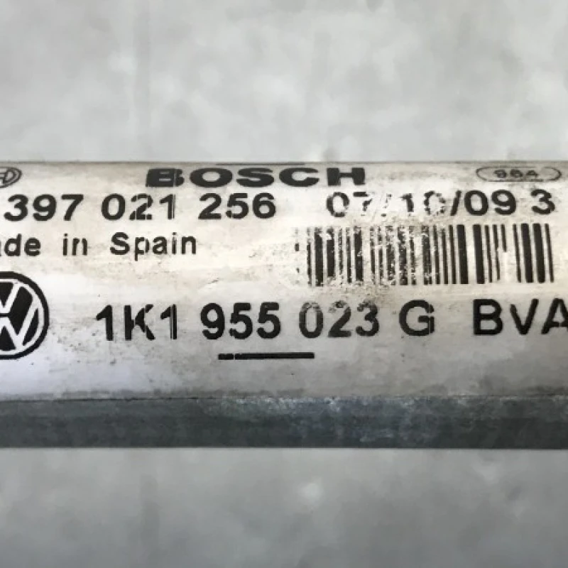 Ansamblu stergatoare cu motoras / Volkswagen Golf MK6 2010 / Caroserie, oglinzi si faruri