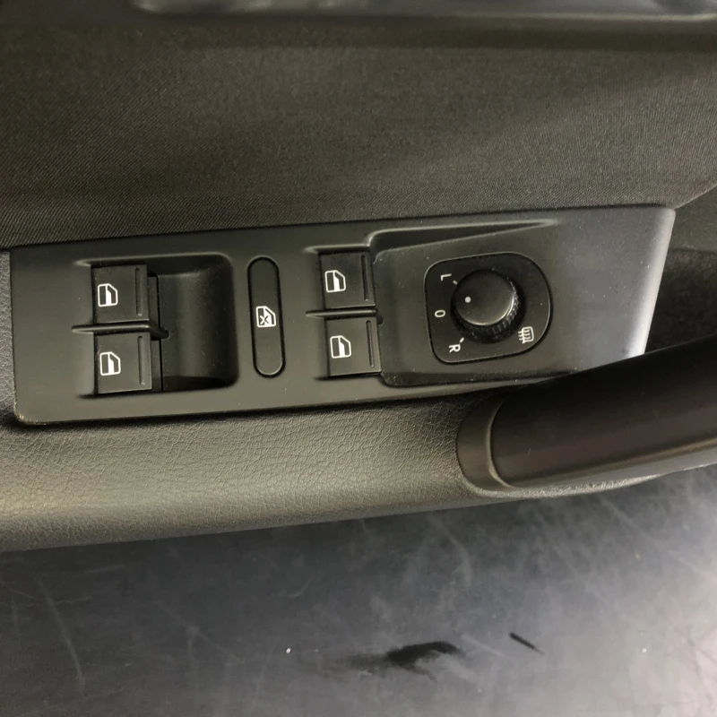 Panou tapiterie usa stanga fata / Volkswagen Passat B7 2012 / Interior