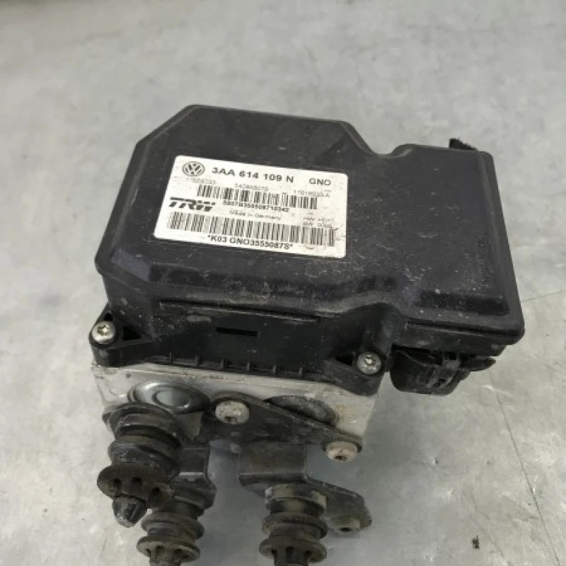 Pompa ABS / Volkswagen Passat B7 2011 / Frane