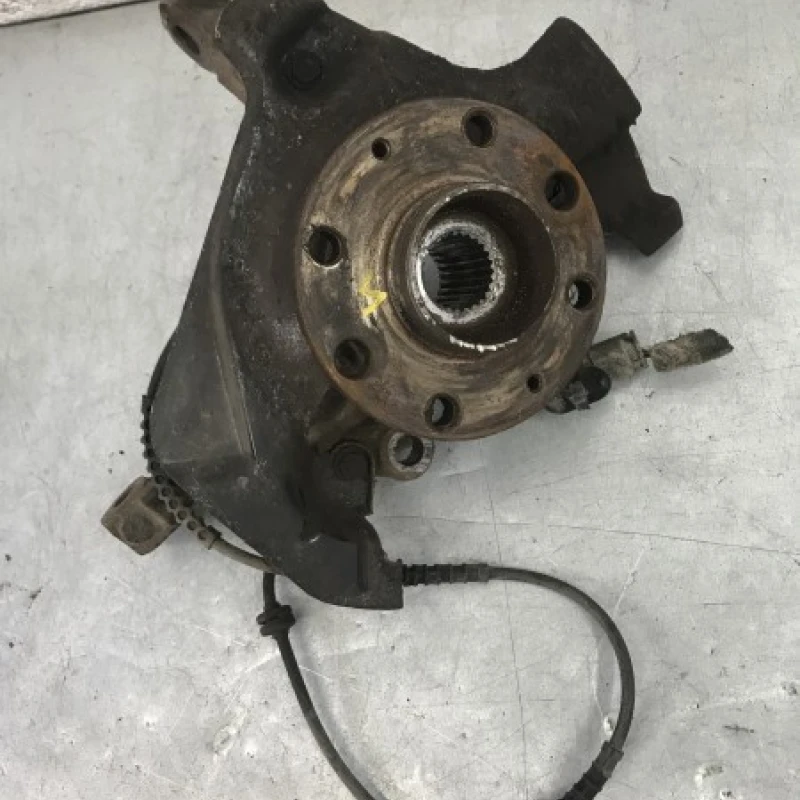 Fuzeta stanga fata / Opel Corsa D 2013 / Directie si suspensie