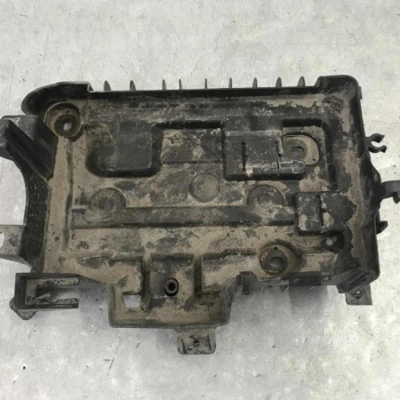Suport baterie / Opel Corsa D 2013 / Caroserie, oglinzi si faruri