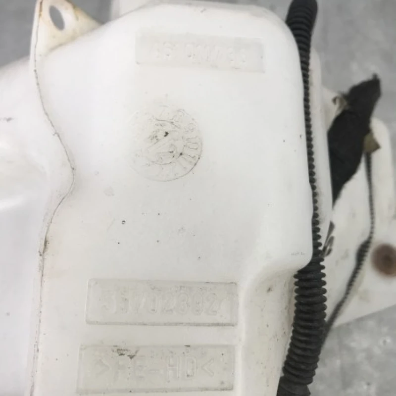 Vas lichid parbriz strop gel / Opel Corsa D 2013 / Caroserie, oglinzi si faruri