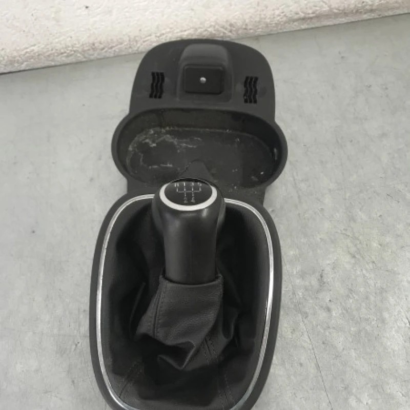 Nuca schimbator Opel Corsa D 2013