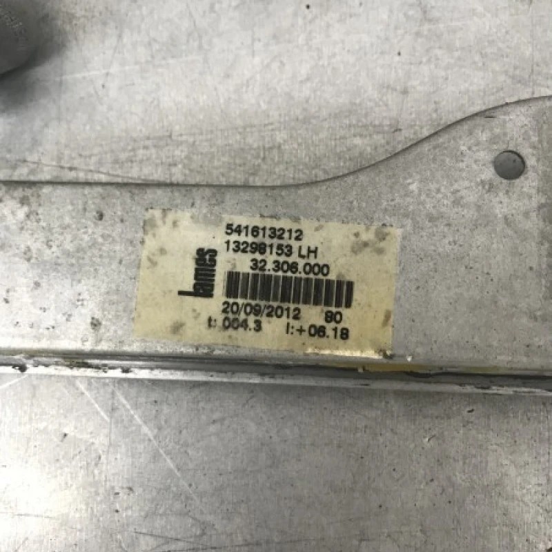 Macara geam stanga fata / Opel Corsa D 2013 / Caroserie, oglinzi si faruri