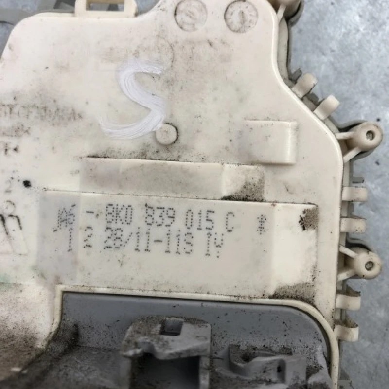 Iala broasca usa stanga spate / Audi A4 B8 2012 / Caroserie, oglinzi si faruri