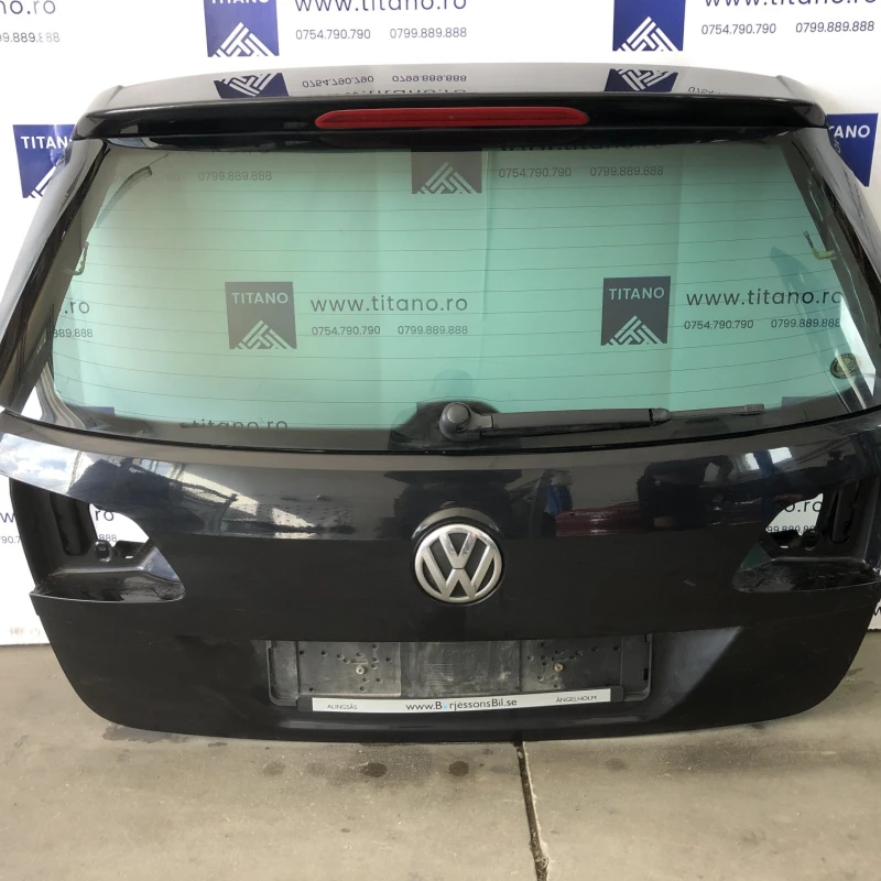 Haion / Volkswagen Passat B7 2013 / Caroserie, oglinzi si faruri