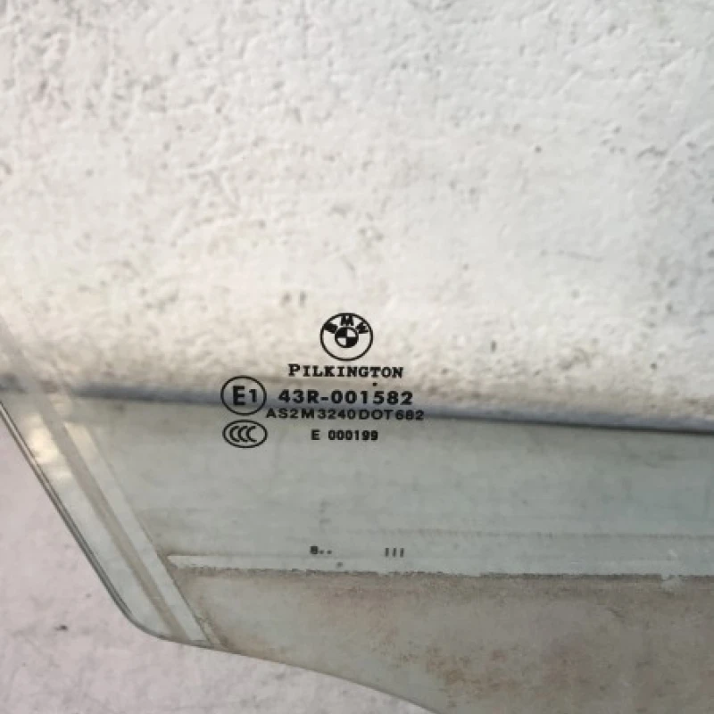 Geam dreapta fata / BMW Seria 3 E91 LCI 2009 / Caroserie, oglinzi si faruri