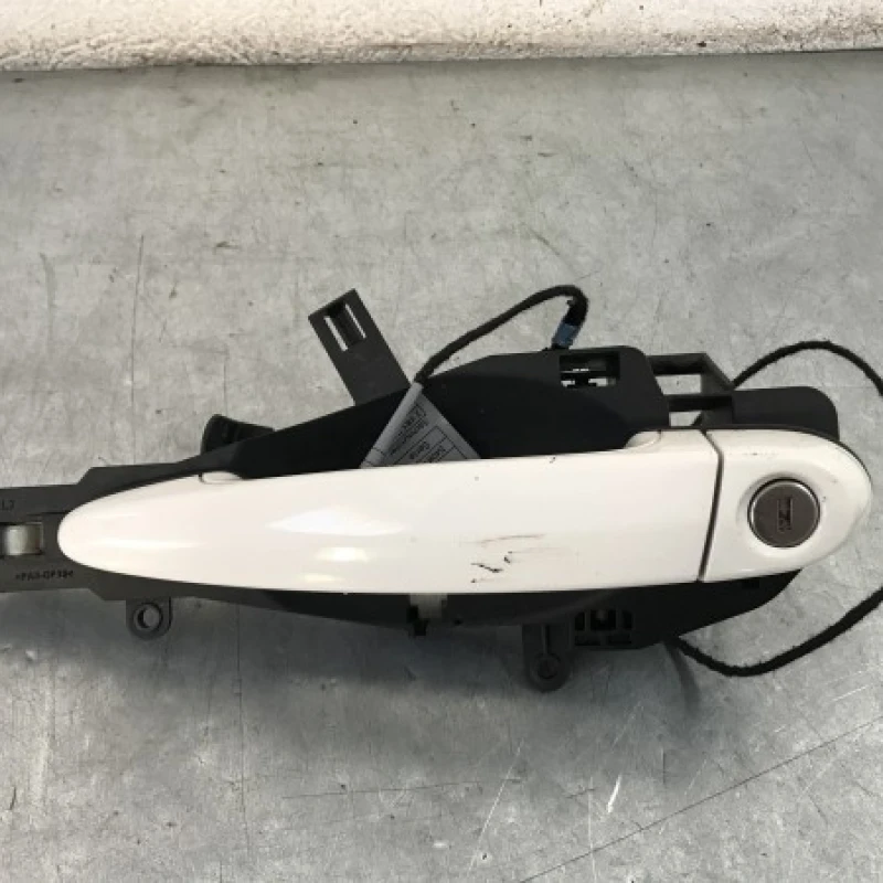 Maner usa stanga fata / BMW Seria 3 E91 LCI 2009 / Caroserie, oglinzi si faruri