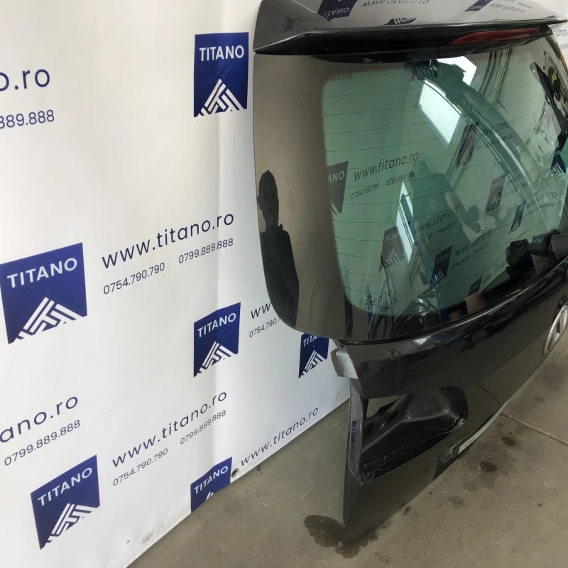 Haion / Volkswagen Passat B7 2013 / Caroserie, oglinzi si faruri