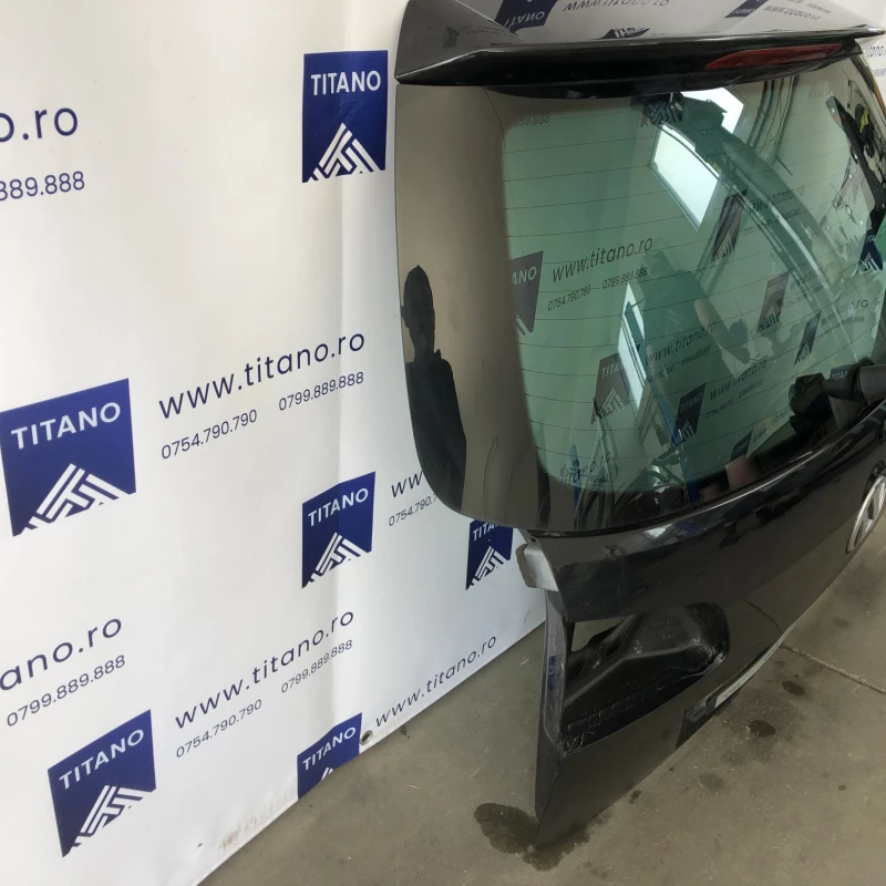 Haion / Volkswagen Passat B7 2013 / Caroserie, oglinzi si faruri