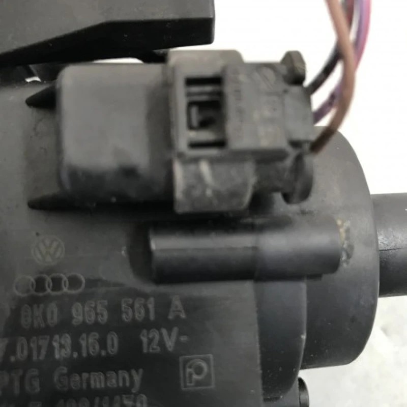 Pompa auxiliara recirculare apa / Audi A4 B8 2012 / Motor, racire si evacuare