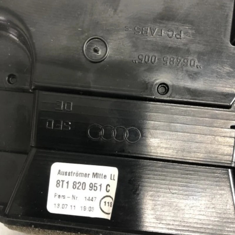 Grila aer bord / Audi A4 B8 2012 / Interior