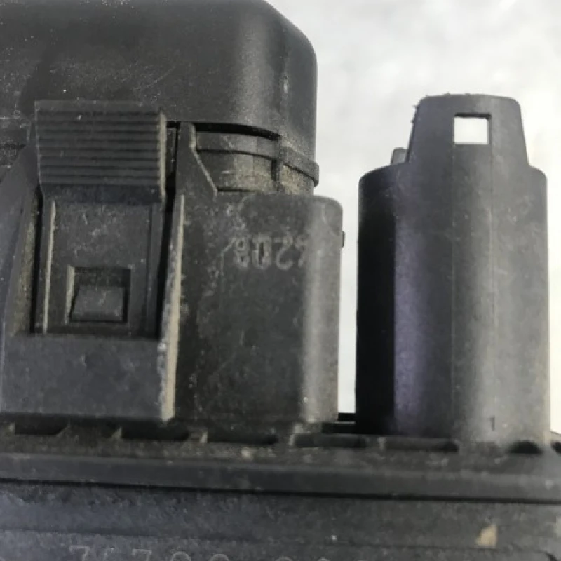 Pompa vacuum / BMW Seria 3 E91 LCI 2009 / Audio si electronice