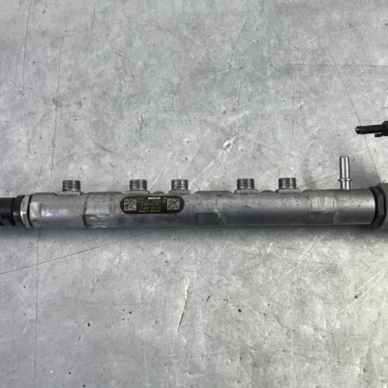 Rampa injectoare cu senzor BMW Seria 3 E91 LCI 2009