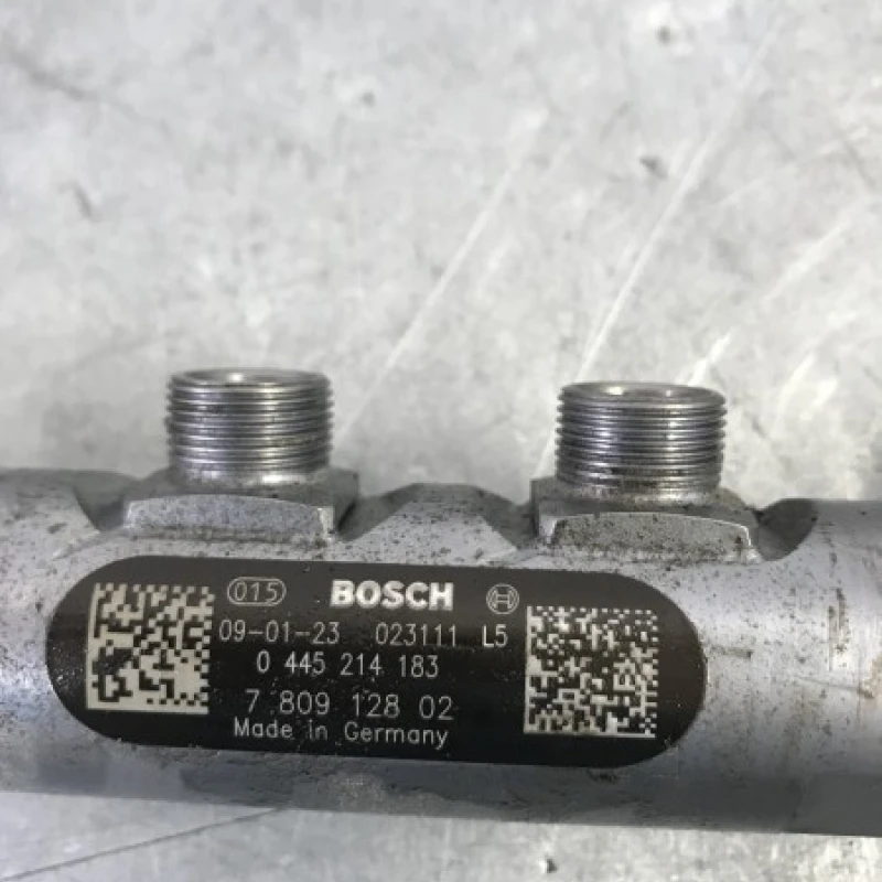 Rampa injectoare cu senzor / BMW Seria 3 E91 LCI 2009 / Motor, racire si evacuare