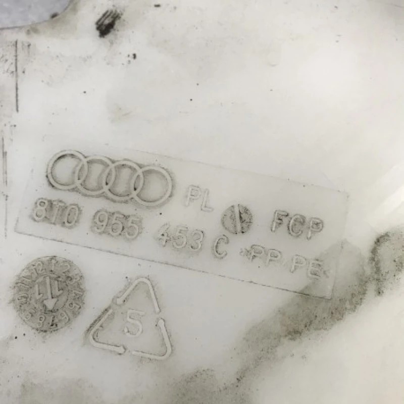 Vas lichid parbriz strop gel / Audi A4 B8 2012 / Caroserie, oglinzi si faruri