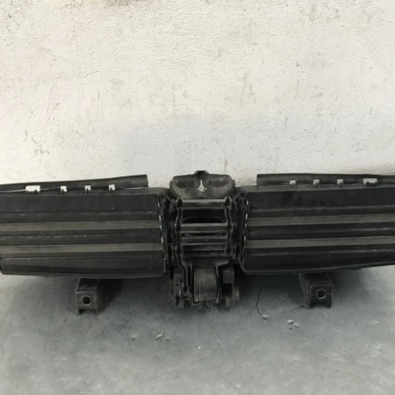 Difuzor captare aer cu motoras bmw e91 / Audi A4 B8 2012 / Caroserie, oglinzi si faruri