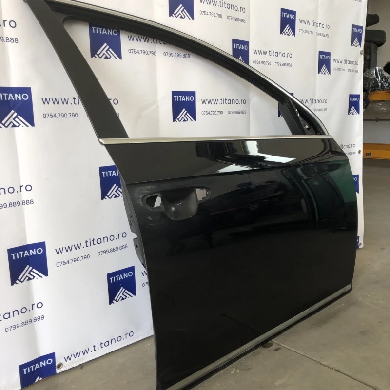 Usa dreapta fata / Volkswagen Passat B7 2013 / Caroserie, oglinzi si faruri