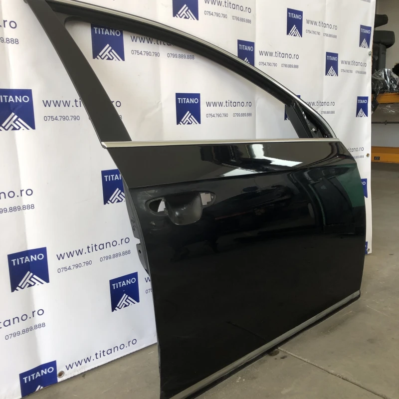 Usa dreapta fata / Volkswagen Passat B7 2013 / Caroserie, oglinzi si faruri