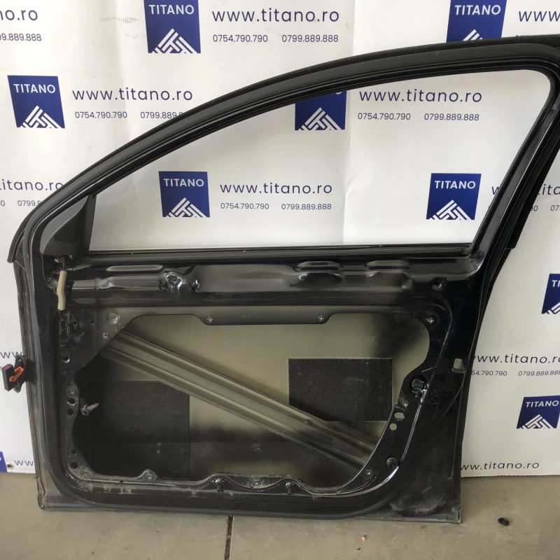 Usa dreapta fata / Volkswagen Passat B7 2013 / Caroserie, oglinzi si faruri