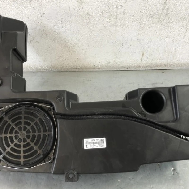 Boxa bass / Audi A4 B8 2012 / Audio si electronice