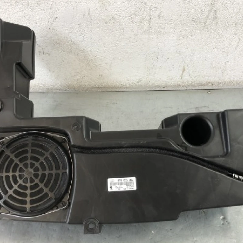 Boxa bass Audi 