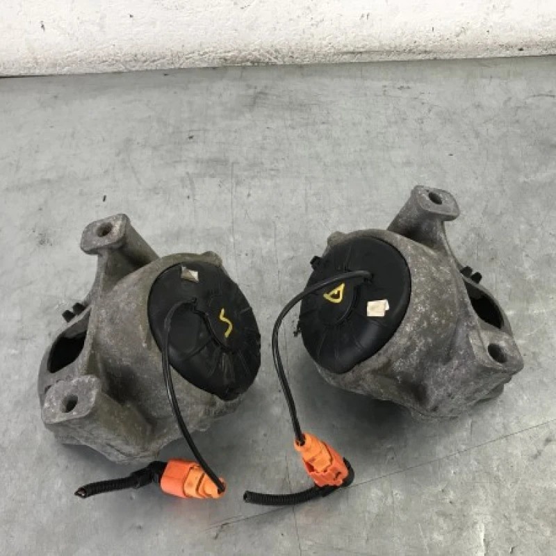 Tampon motor cu senzor / Audi A5 8T 2010 / Caroserie, oglinzi si faruri