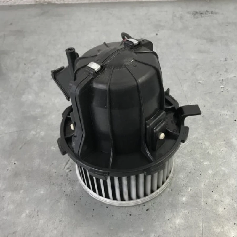 Aeroterma ventilator tulumba aer Audi 