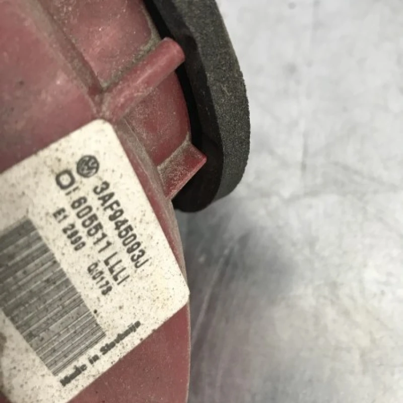 Stop stanga haion / Volkswagen Passat B7 2012 / Caroserie, oglinzi si faruri