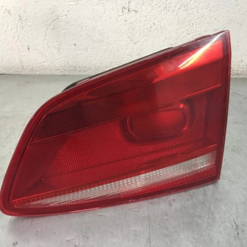 Stop dreapta haion / Volkswagen Passat B7 2012 / Caroserie, oglinzi si faruri