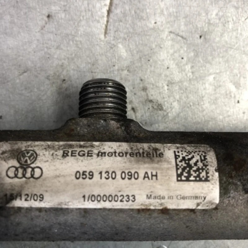 Rampa injectoare cu senzor / Audi A5 8T 2010 / Motor, racire si evacuare