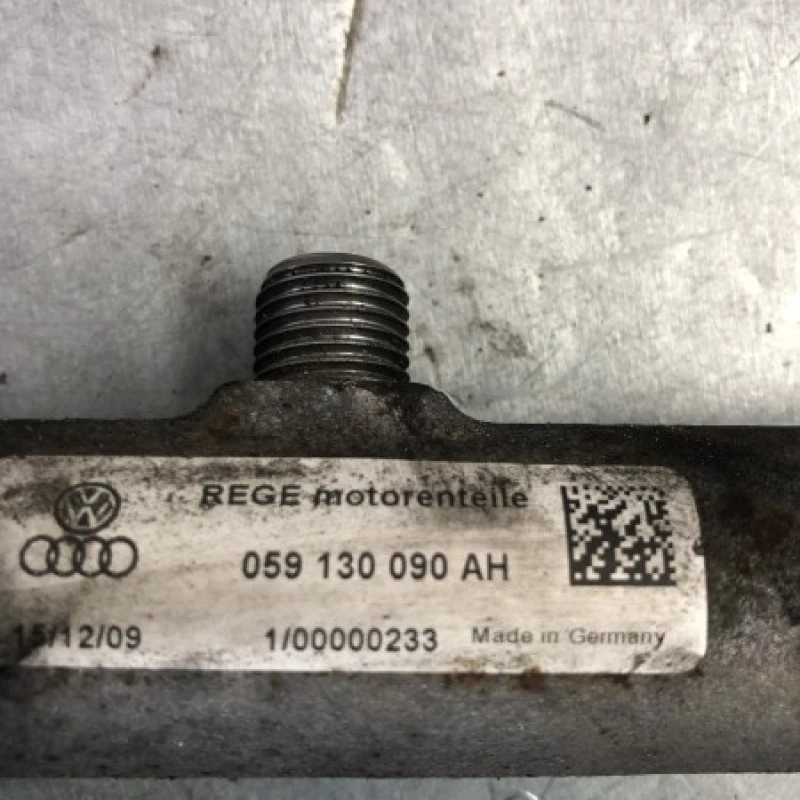 Rampa injectoare cu senzor / Audi A5 8T 2010 / Motor, racire si evacuare