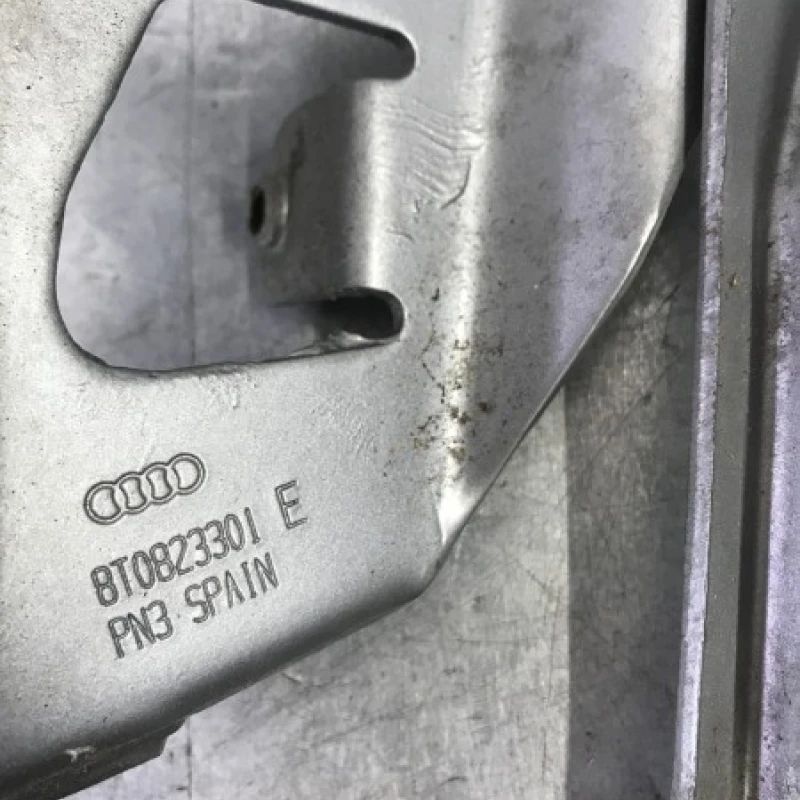 Balamale capota / Audi A5 8T 2010 / Caroserie, oglinzi si faruri