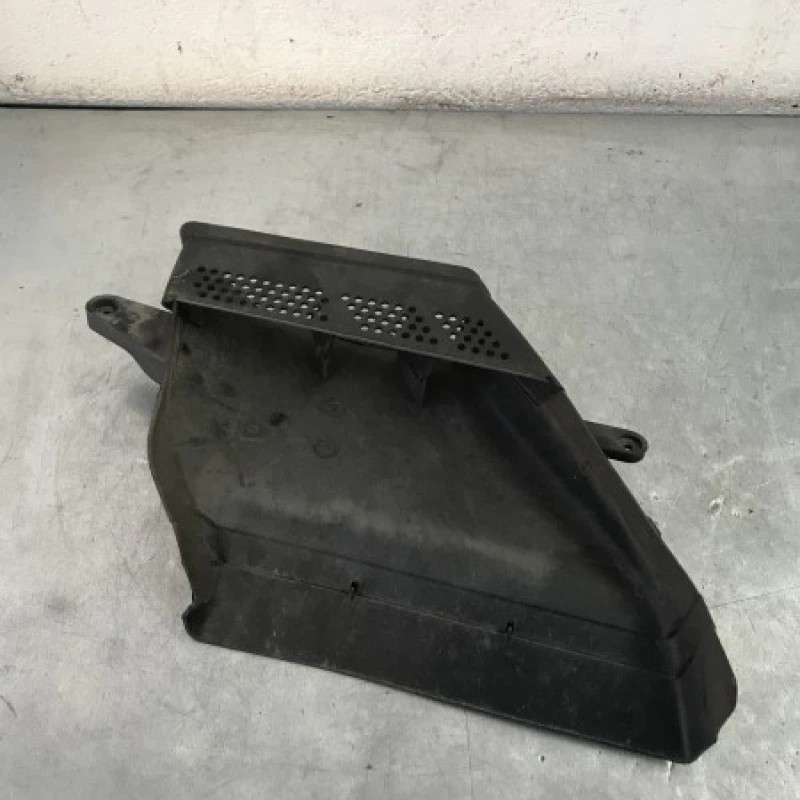 Difuzor captate aer Audi A5 8T 2010