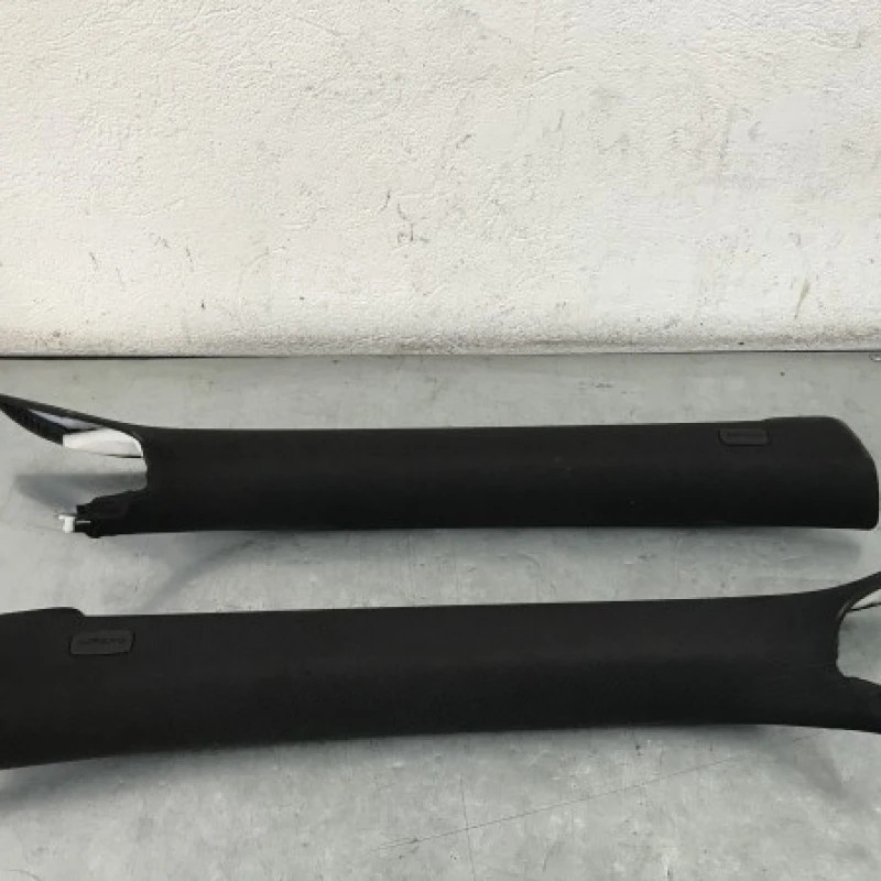 Tapiterie stalpi fata stanga dreapta S-line / Audi A5 8T 2010 / Interior
