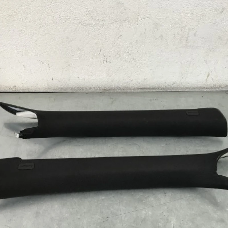Tapiterie stalpi fata stanga dreapta S-line / Audi A5 8T 2010 / Interior
