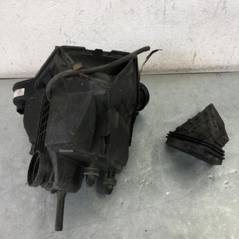 Carcasa filtru aer / Audi A5 8T 2010 / Motor, racire si evacuare