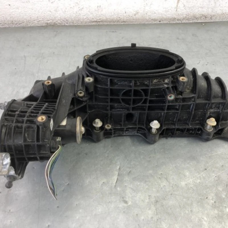 Galerie de admisie / Mercedes-Benz E Class W212 2012 / Motor, racire si evacuare