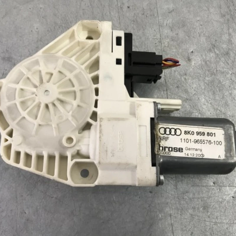 Motoras geam dreapta spate Audi 