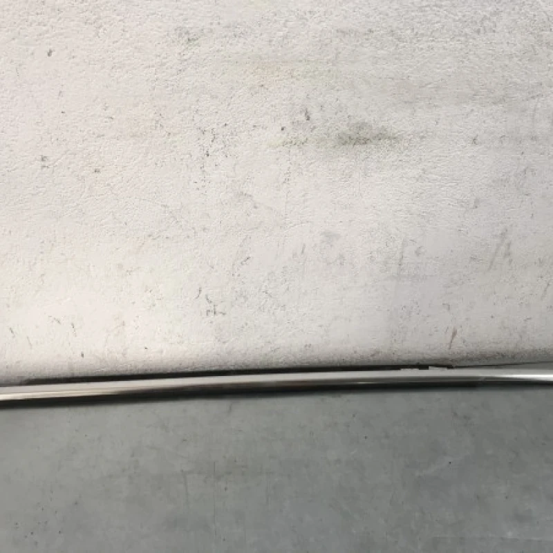Bandou usa stanga fata Audi 